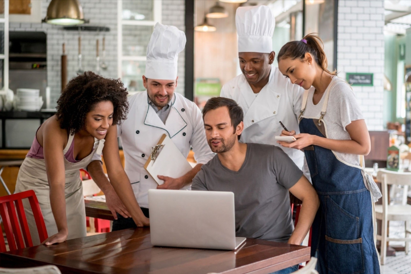 Why Every Restaurant Needs a Security Guard