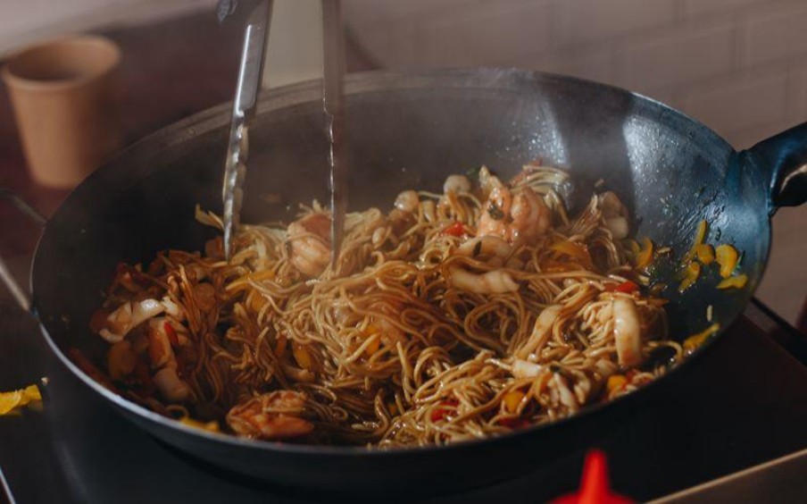 3 Things That Make Kway Teow A Timeless Singapore Favourite